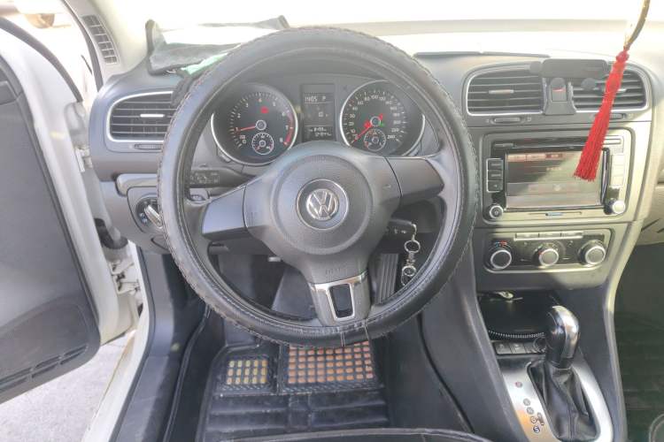 Used Volkswagen Golf 2012 1.6L Automatic Comfort Model Steering Wheel