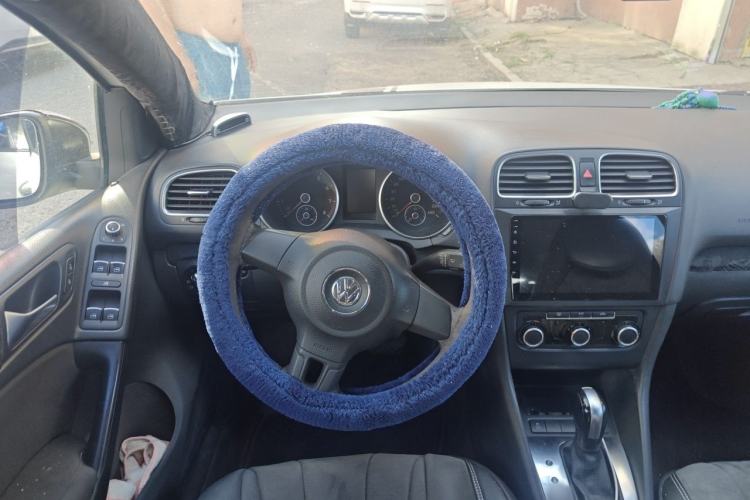 Used Volkswagen Golf 2012 1.6L Automatic Fashion Model Steering Wheel