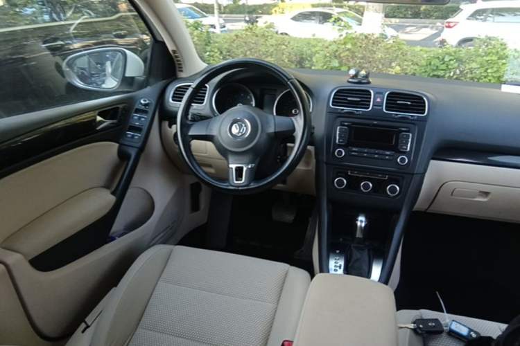 Used Volkswagen Golf 2012 1.6L Automatic Comfort Model Steering Wheel