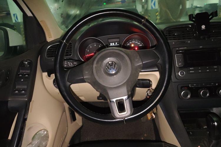 Used Volkswagen Golf 2012 1.6L Automatic Comfort Model Steering Wheel