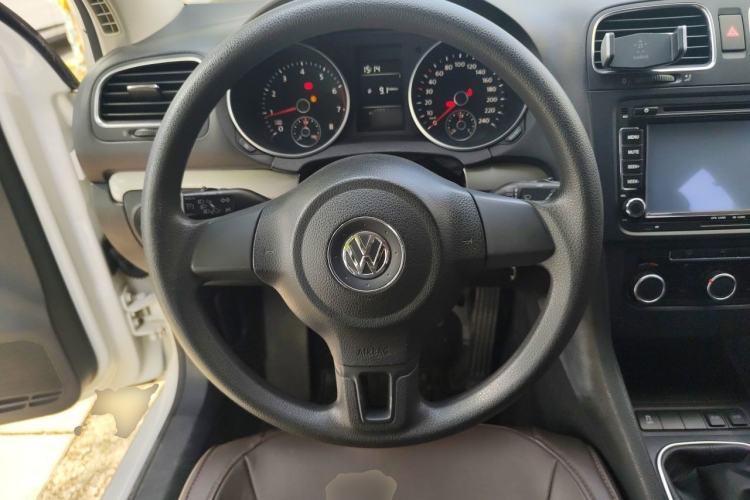 Used Volkswagen Golf 2012 1.6 Manual Fashion Edition Steering Wheel