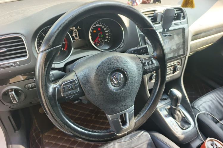 Used Volkswagen Golf 2012 1.4TSI Luxury Convertible Edition Steering Wheel
