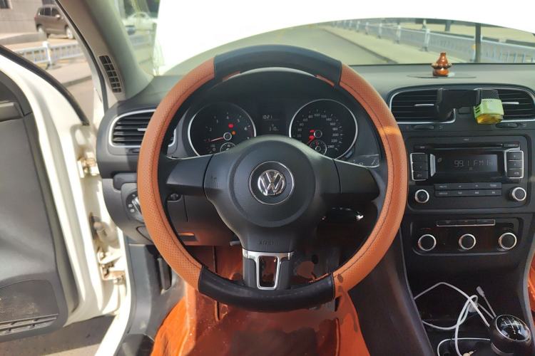 Used Volkswagen Golf 2012 1.6 Manual Comfort Edition Steering Wheel