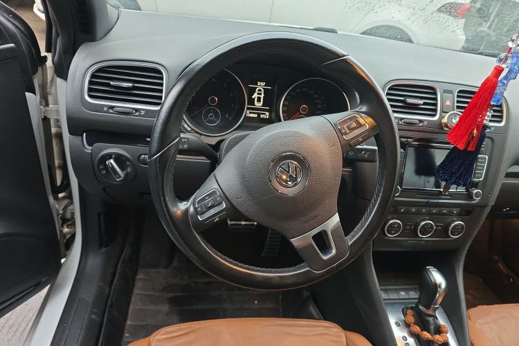 Used Volkswagen Golf 2012 1.4TSI Luxury Convertible Edition Steering Wheel