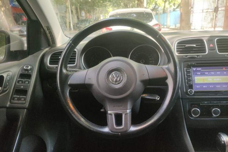 Used Volkswagen Golf 2012 1.6L Automatic Comfort Model Steering Wheel
