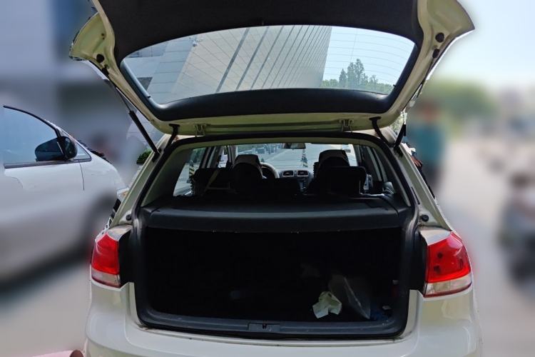 Used Volkswagen Golf 2012 1.6L Automatic Fashion Model Trunk