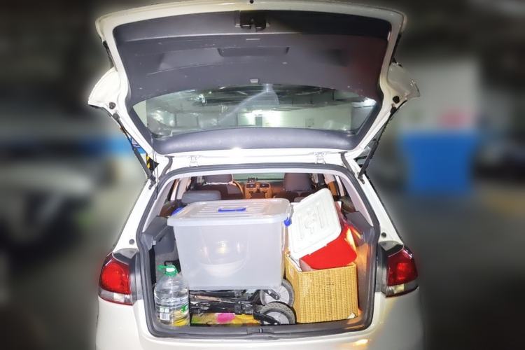 Used Volkswagen Golf 2012 1.6L Automatic Fashion Model Trunk