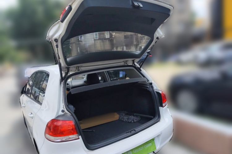Used Volkswagen Golf 2012 1.6L Automatic Fashion Model Trunk