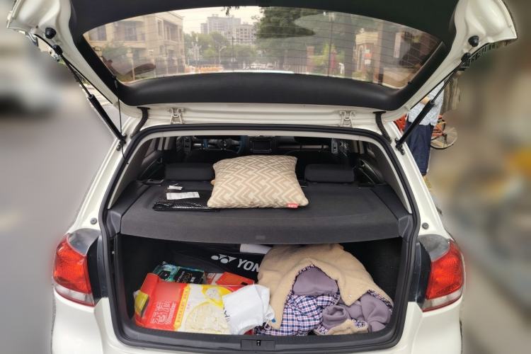 Used Volkswagen Golf 2012 1.6L Automatic Fashion Model Trunk