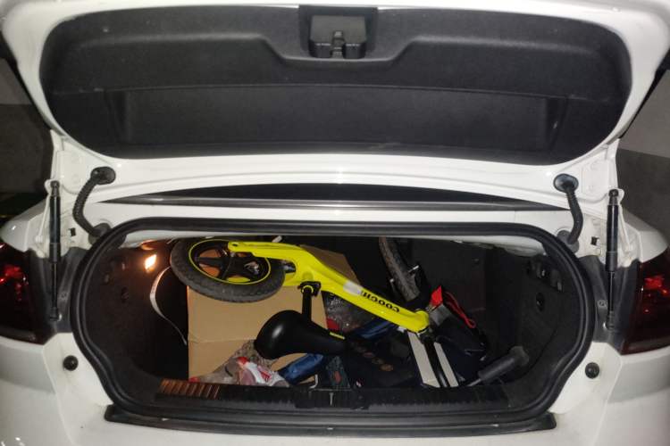 Used Volkswagen Golf 2012 1.4TSI Luxury Convertible Edition Trunk