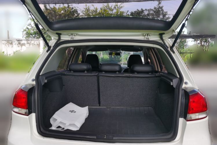 Used Volkswagen Golf 2012 1.6L Automatic Comfort Model Trunk