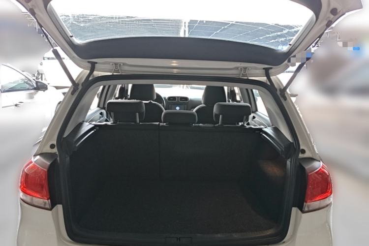 Used Volkswagen Golf 2012 1.6L Automatic Fashion Model Trunk