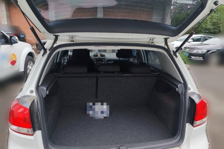 Used Volkswagen Golf 2012 1.6L Automatic Fashion Model Trunk