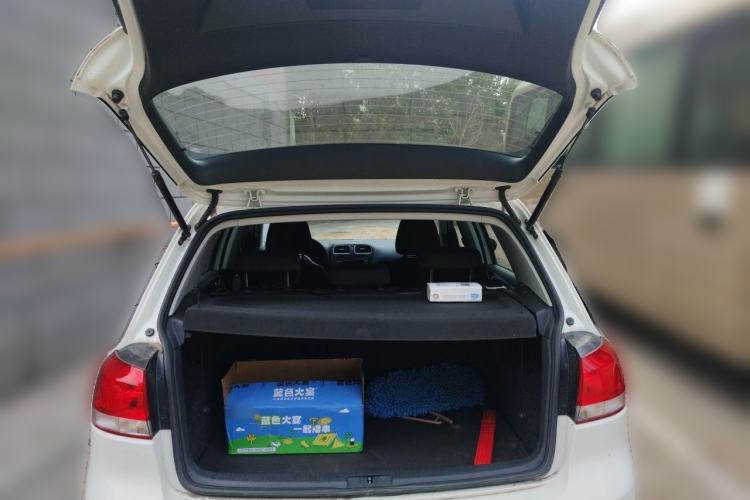 Used Volkswagen Golf 2012 1.6 Manual Comfort Edition Trunk