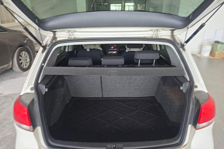 Used Volkswagen Golf 2012 1.4 TSI Automatic Comfort Edition Trunk