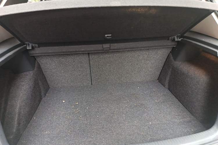 Used Volkswagen Golf 2012 1.6L Automatic Comfort Model Trunk