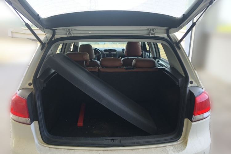 Used Volkswagen Golf 2012 1.6L Automatic Comfort Model Trunk