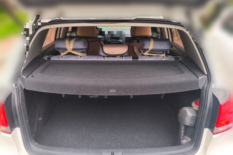 Used Volkswagen Golf 2012 1.6 Manual Fashion Edition Trunk