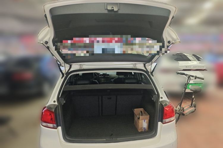 Used Volkswagen Golf 2012 1.4TSI Automatic Luxury Edition Trunk