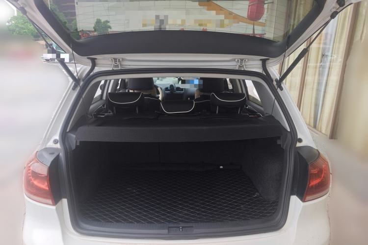 Used Volkswagen Golf 2012 1.6L Automatic Comfort Model Trunk