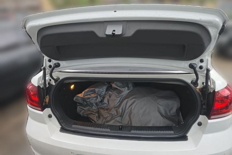 Used Volkswagen Golf 2012 1.4TSI Luxury Convertible Edition Trunk