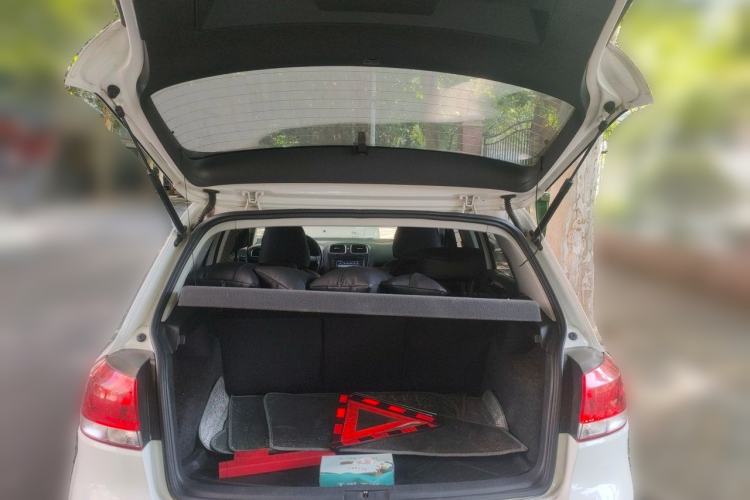 Used Volkswagen Golf 2012 1.6L Automatic Comfort Model Trunk