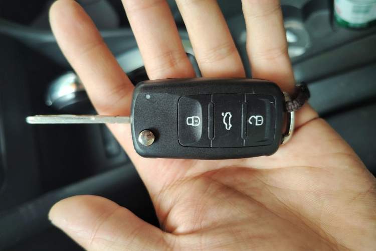Used Volkswagen Golf 2012 1.6L Automatic Fashion Model Vehicle Key
