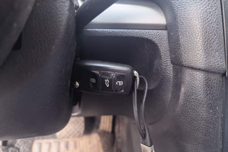 Used Volkswagen Golf 2012 1.6L Automatic Fashion Model Vehicle Key