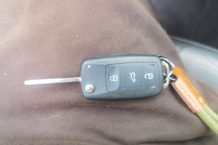 Used Volkswagen Golf 2012 1.4TSI Luxury Convertible Edition Vehicle Key