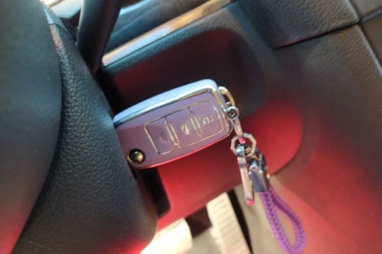 Used Volkswagen Golf 2012 1.4TSI Luxury Convertible Edition Vehicle Key