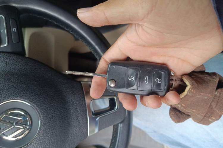 Used Volkswagen Golf 2012 1.4TSI Automatic Luxury Edition Vehicle Key