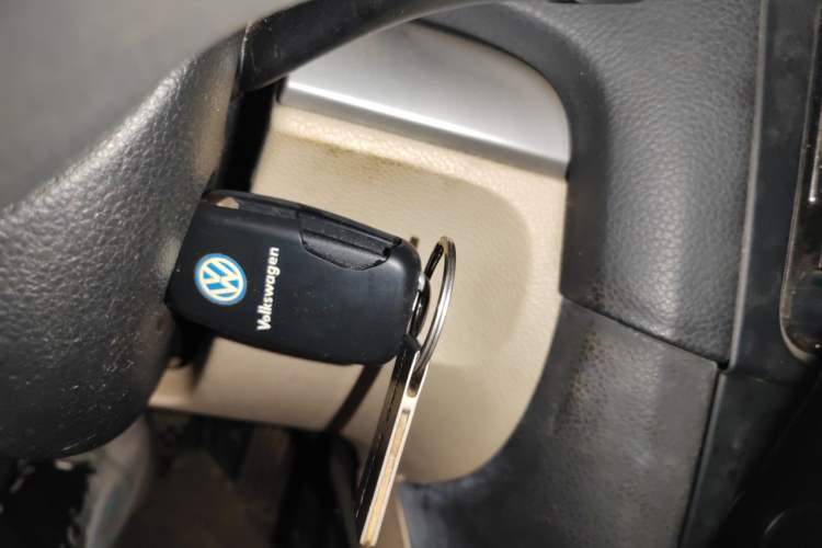 Used Volkswagen Golf 2012 1.6L Automatic Fashion Model Vehicle Key
