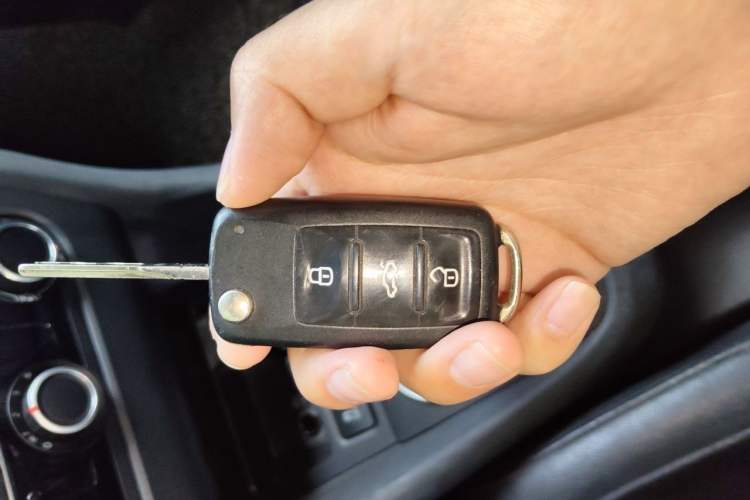 Used Volkswagen Golf 2012 1.6 Manual Comfort Edition Vehicle Key