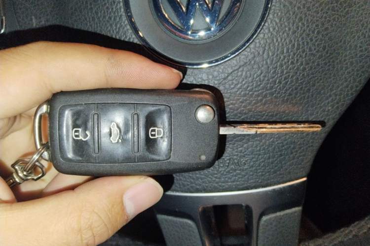 Used Volkswagen Golf 2012 1.4TSI Luxury Convertible Edition Vehicle Key