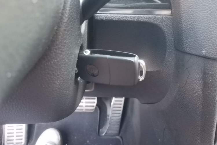 Used Volkswagen Golf 2012 1.4TSI Luxury Convertible Edition Vehicle Key