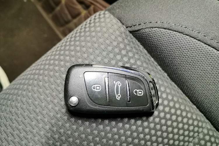 Used Volkswagen Golf 2012 1.6L Automatic Comfort Model Vehicle Key