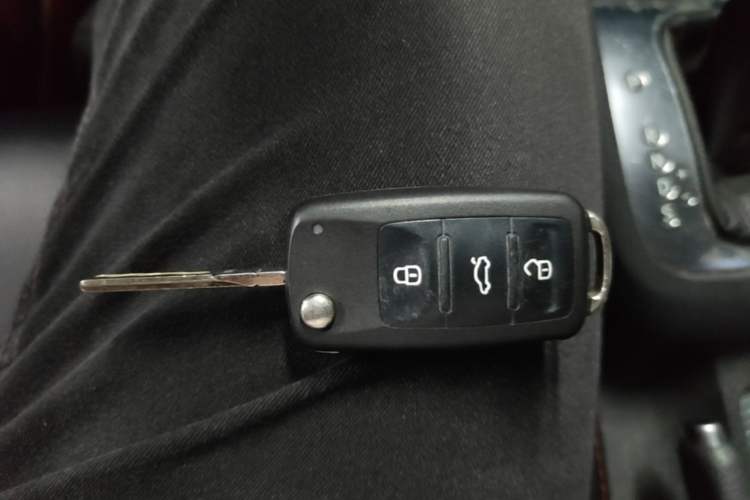 Used Volkswagen Golf 2012 1.6L Automatic Comfort Model Vehicle Key