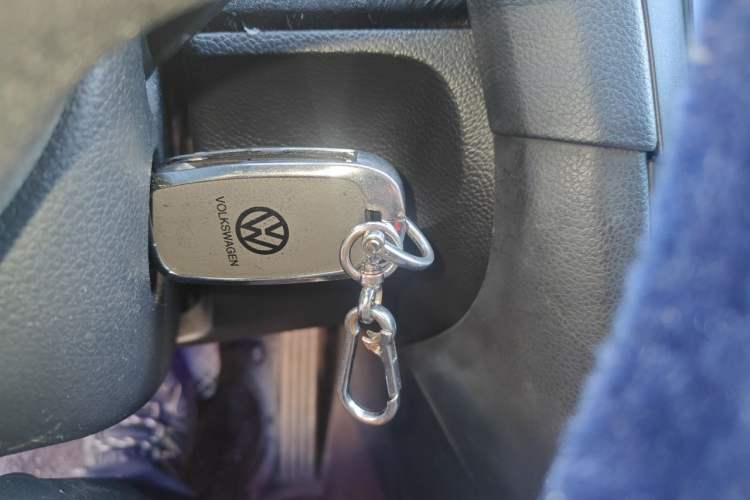 Used Volkswagen Golf 2012 1.6L Automatic Fashion Model Vehicle Key