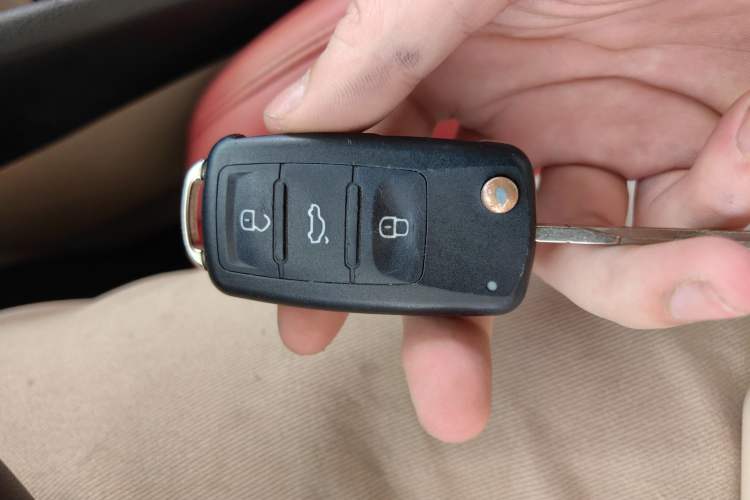 Used Volkswagen Golf 2012 1.6 Manual Comfort Edition Vehicle Key