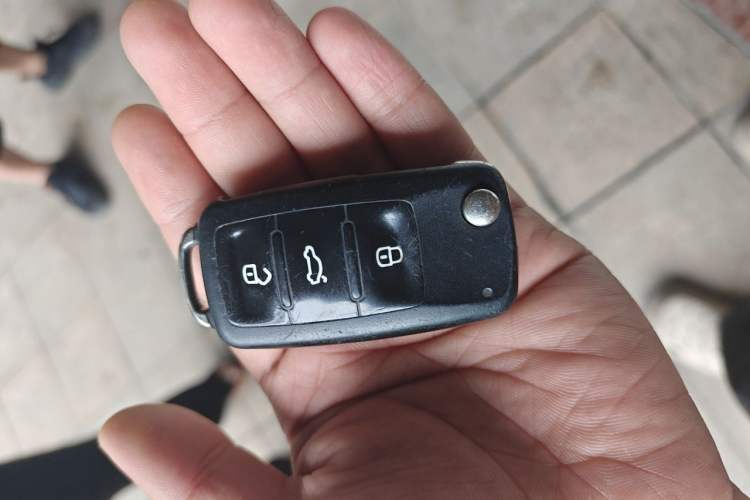 Used Volkswagen Golf 2012 1.6L Automatic Comfort Model Vehicle Key