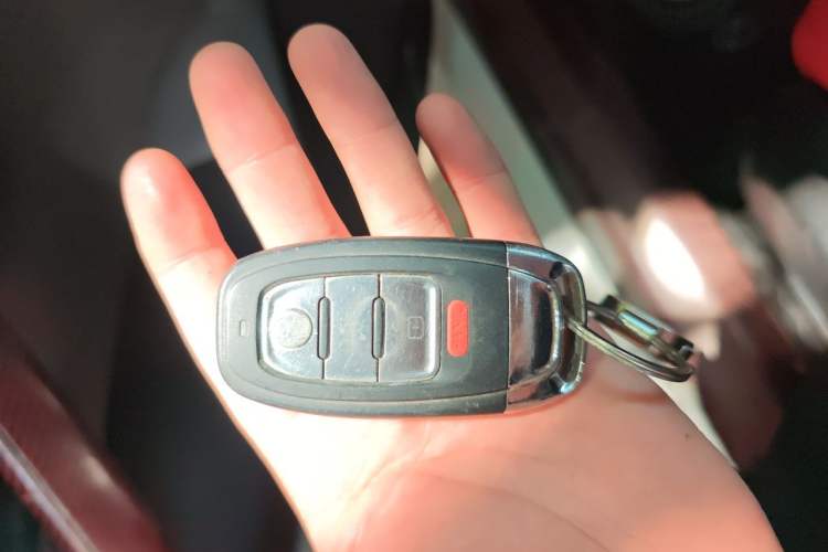 Used Volkswagen Golf 2012 1.4TSI Luxury Convertible Edition Vehicle Key