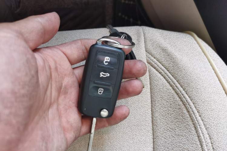 Used Volkswagen Golf 2012 1.6 Manual Comfort Edition Vehicle Key