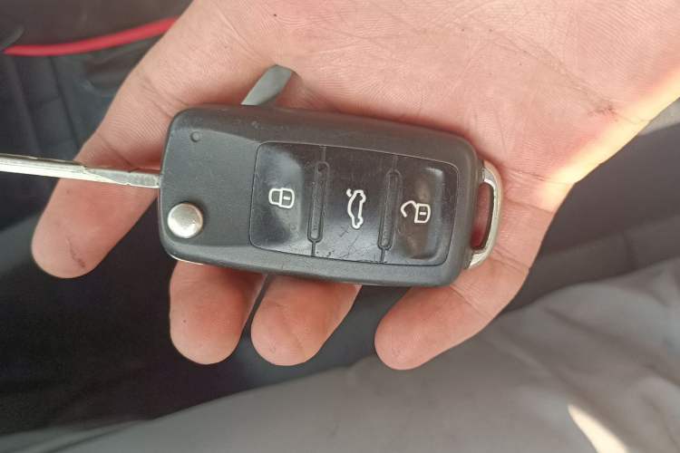 Used Volkswagen Golf 2012 1.6L Automatic Fashion Model Vehicle Key