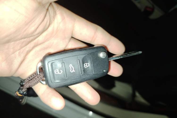 Used Volkswagen Golf 2012 1.6L Automatic Fashion Model Vehicle Key