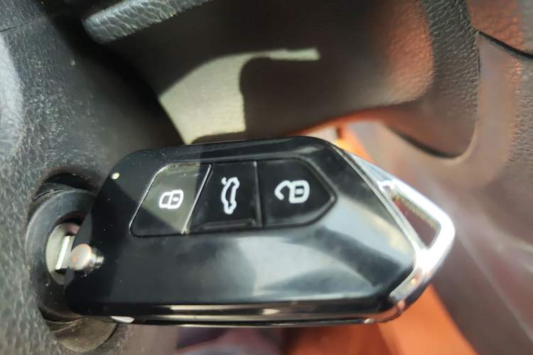 Used Volkswagen Golf 2012 1.6 Manual Comfort Edition Vehicle Key