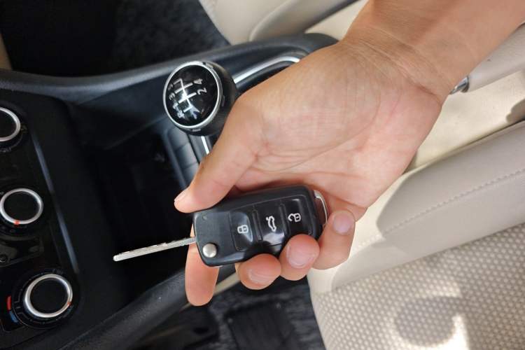 Used Volkswagen Golf 2012 1.6 Manual Comfort Edition Vehicle Key