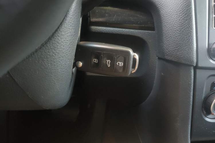 Used Volkswagen Golf 2012 1.6L Automatic Comfort Model Vehicle Key