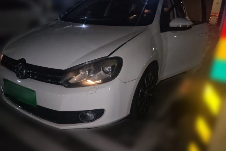 Used Volkswagen Golf 2012 1.4TSI Automatic Luxury Edition Guazi used car, China used car export, Used car for sale, Used cars, Cheapest cars for sale