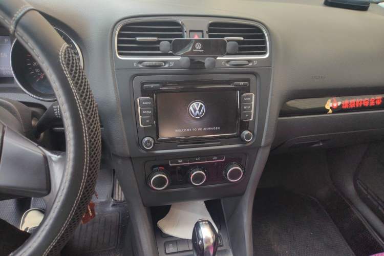 Used Volkswagen Golf 2012 1.4 TSI Automatic Comfort Edition Audio And AC Panel