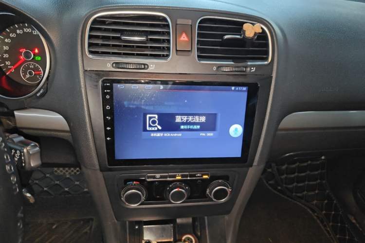 Used Volkswagen Golf 2012 1.6L Automatic Fashion Model Audio And AC Panel